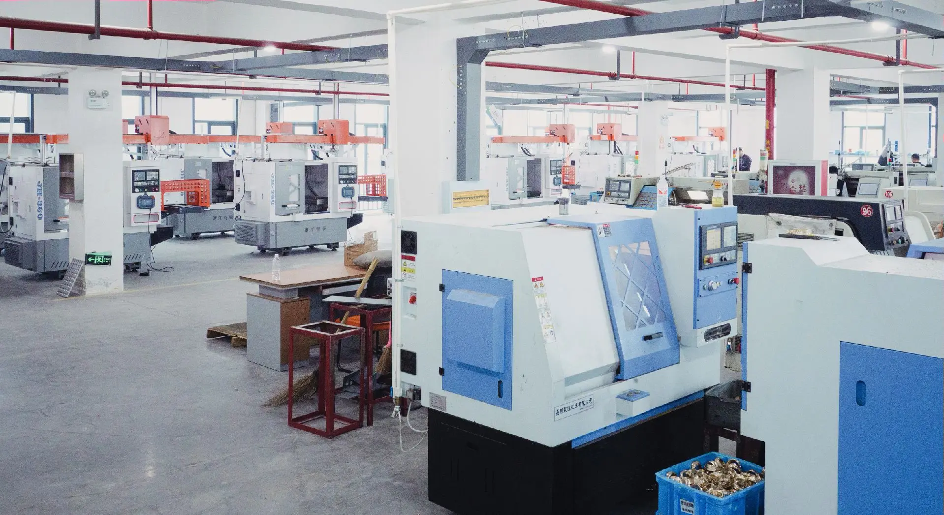 CNC machining floor for Voltaglands cable gland production